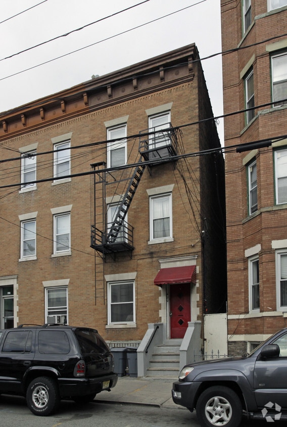 Building Photo - 420 56th St