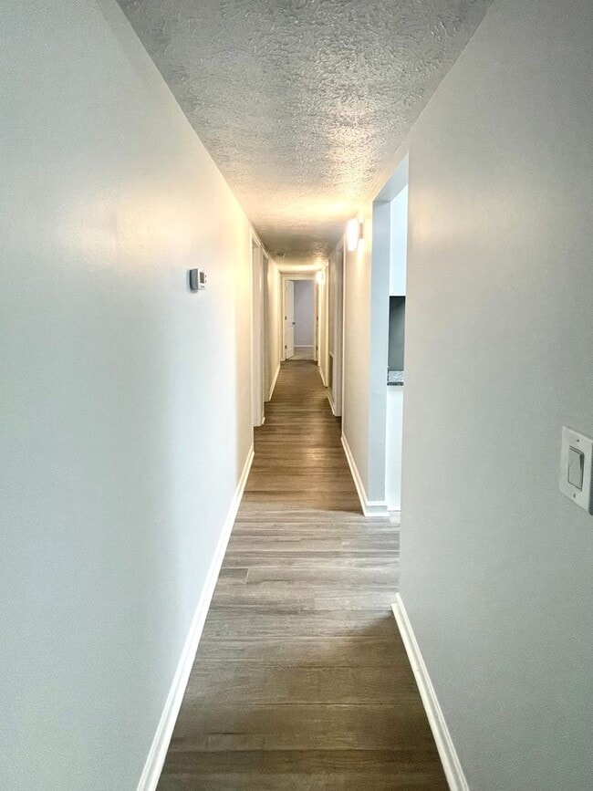 Interior Photo - 1711 Apartments