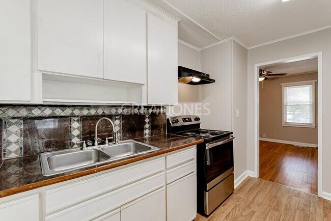 Foto del edificio - 4827 Linden St