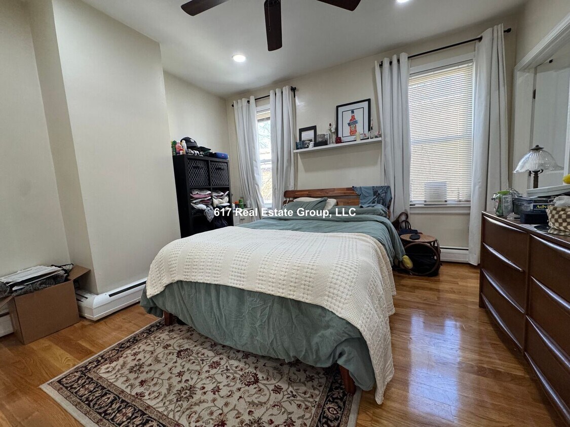 Foto principal - Beautiful Brookline 1.5 bed available 9/1