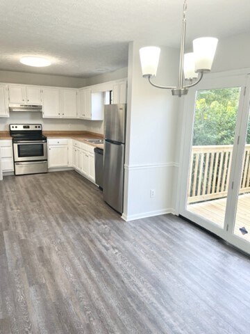 Building Photo - 302 Deerpoint Dr