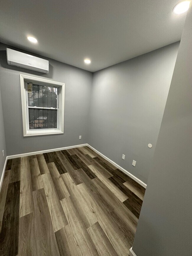 Building Photo - 123 Neptune Ave