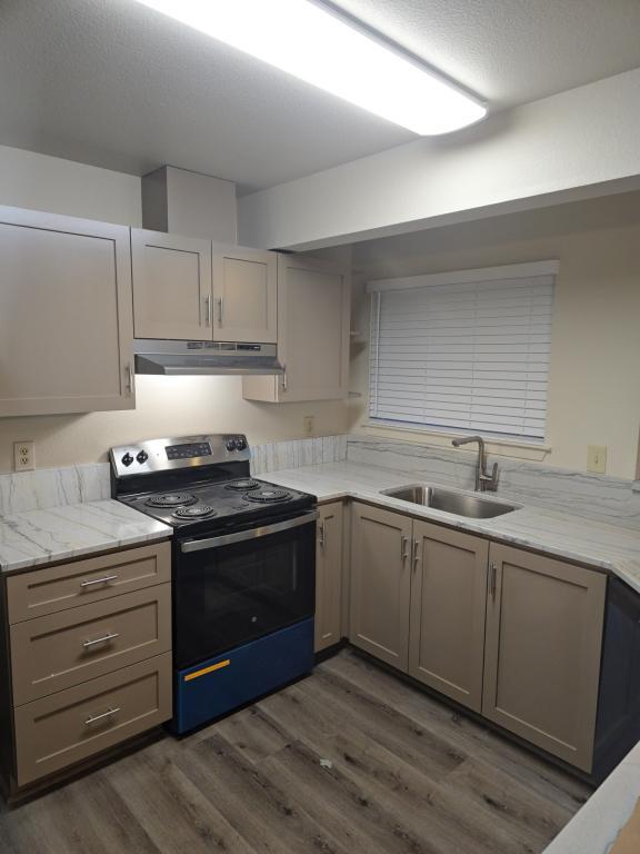 Building Photo - 1379 Village Way