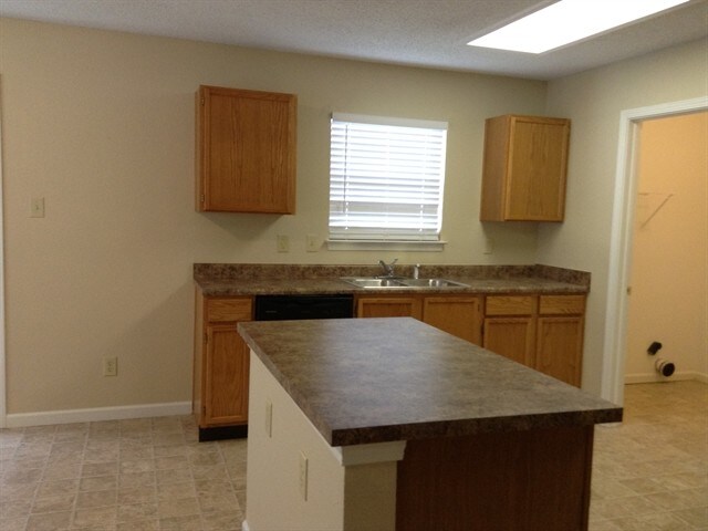 Building Photo - 2258 Westmere Drive