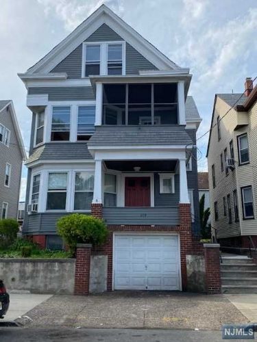 Primary Photo - 239 N 7th St