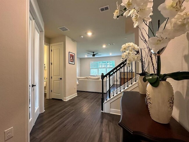 Foto del edificio - 4608 Gliding Wave St