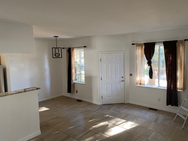 Photo - 627 S Depew St Townhome