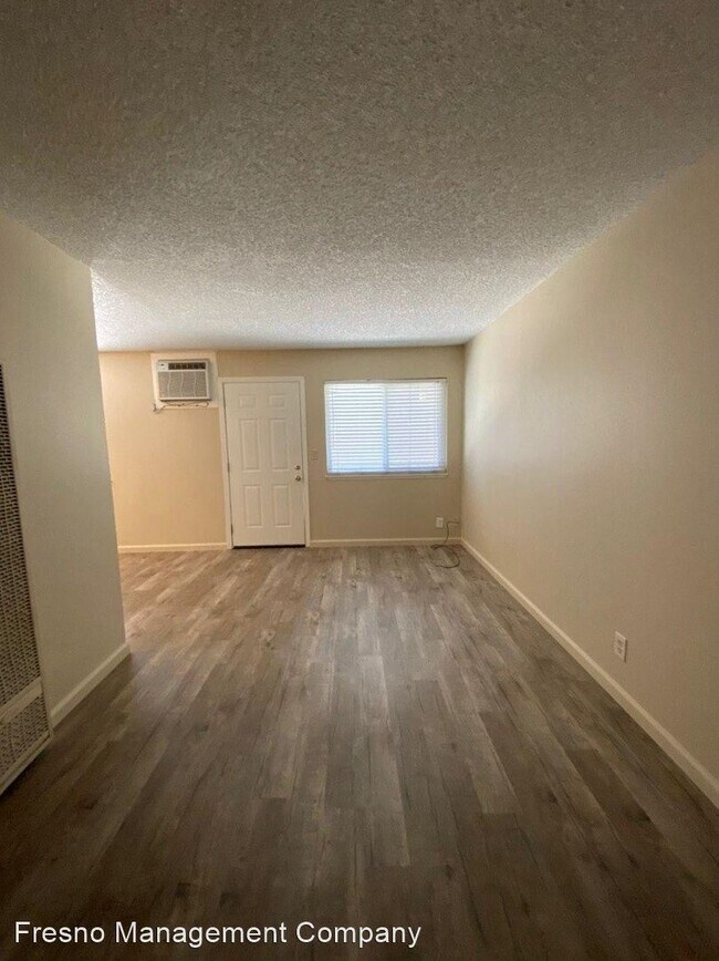 Foto del edificio - 1360-1370 E Bulldog Ln