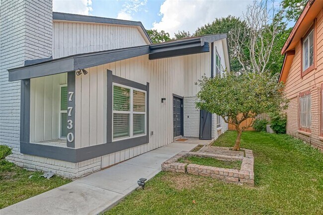 Foto del edificio - 7730 Candlegreen Ln