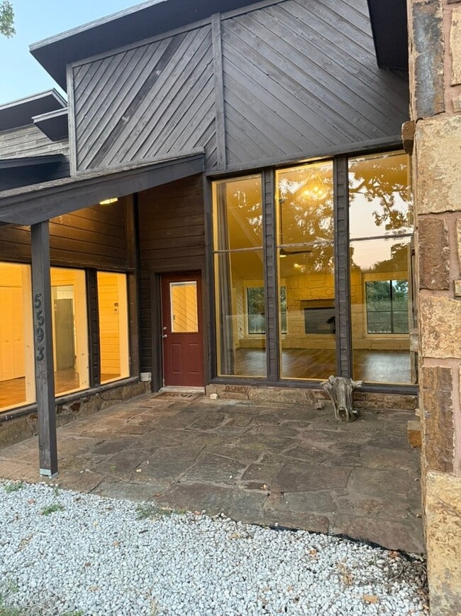 Building Photo - 5593 E 470 Rd