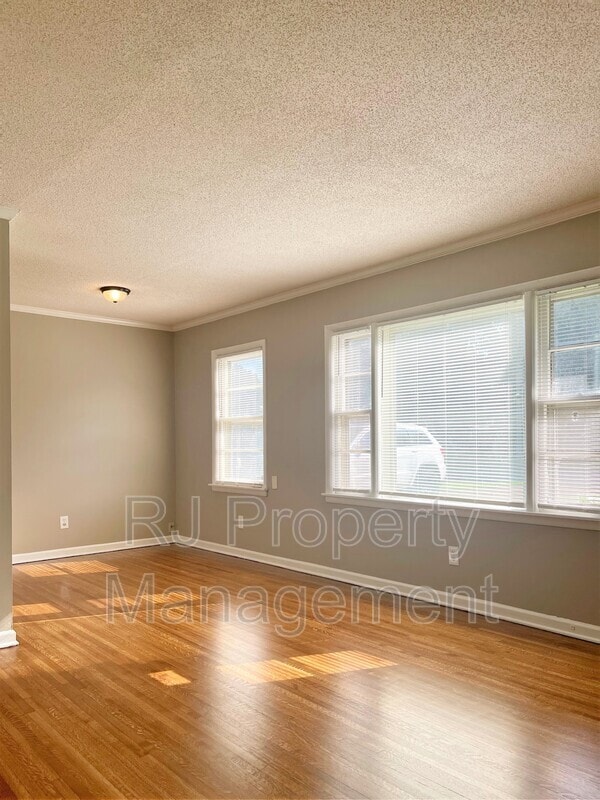 Foto del edificio - 3641 Bishops Bridge Rd