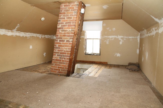 Building Photo - 126 N Willard St
