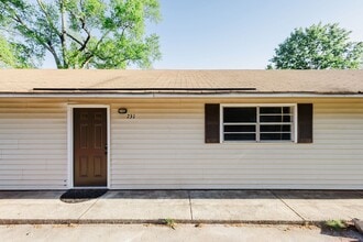 Building Photo - 729 Hammock St