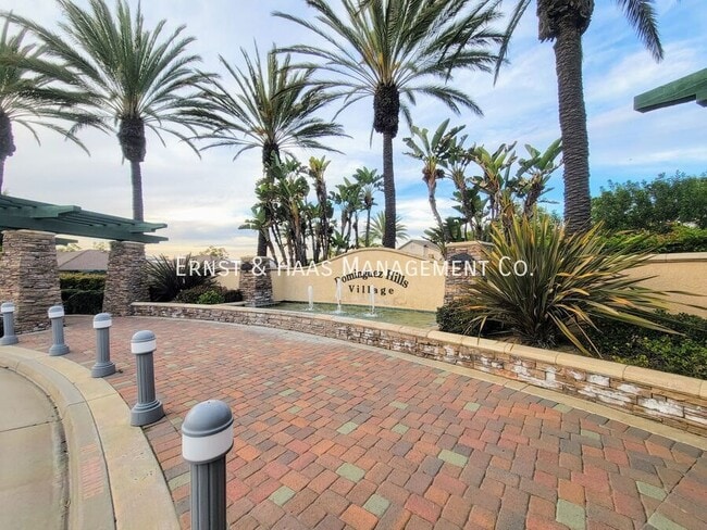 Foto del edificio - 17528 Yellowwood Way