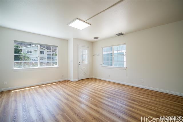 Building Photo - 87-1070-1070 Huamoa St