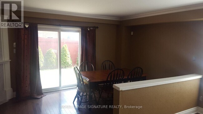Building Photo - 5456 Tree Crest Ct