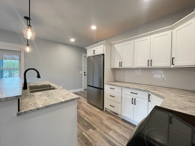 Building Photo - Beautiful One Bedroom in Cherry Hill - All Utilities Including WiFi are included!
