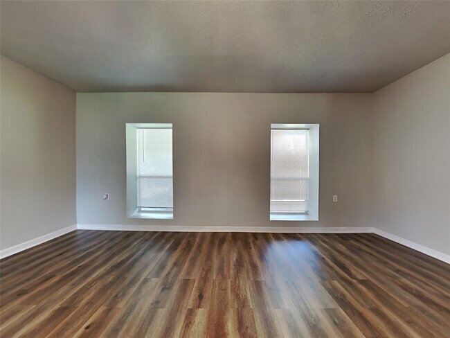 Foto del edificio - 5319 Crestmont St