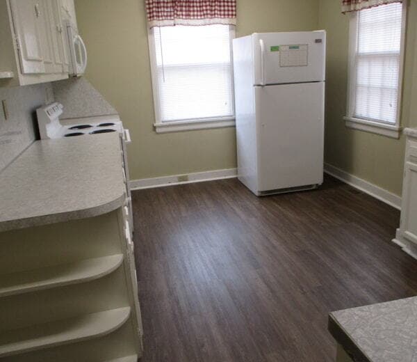 Foto del edificio - "Charming 3-Bedroom 1.5- Bath with Spaciou...