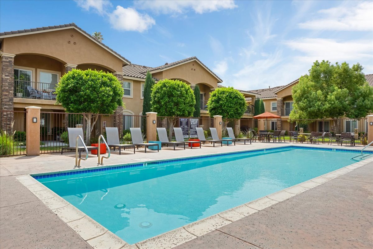 Corona Pointe Townhomes Townhomes for Rent Riverside, CA