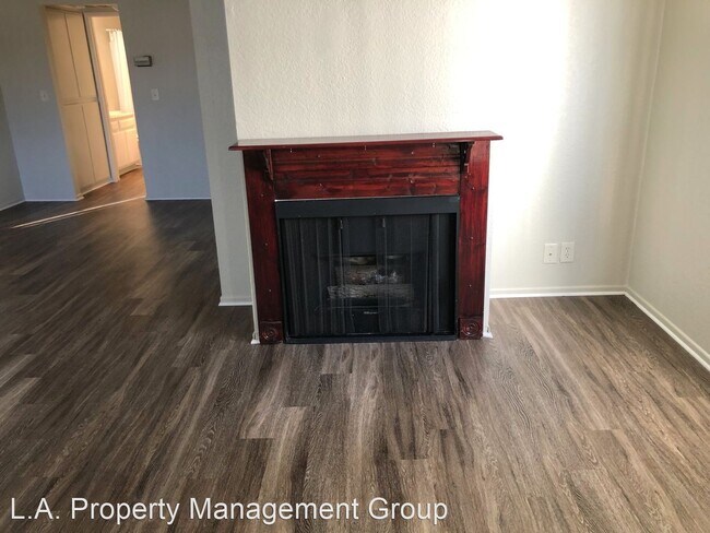 Foto del edificio - 24308 Walnut St