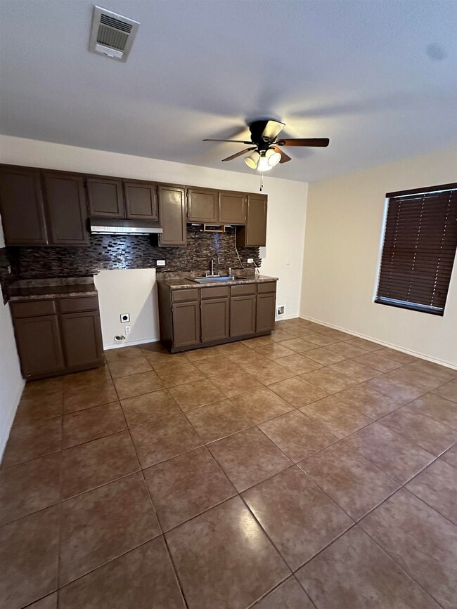 Building Photo - 352 Ocean Dr