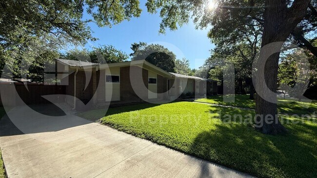 Foto del edificio - 11530 Mid Surrey Ct