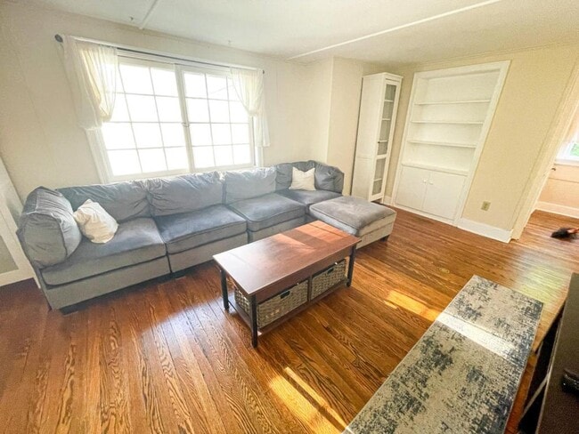 Foto del edificio - 705 E Seneca St