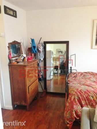 Foto del edificio - 402 E 9th St