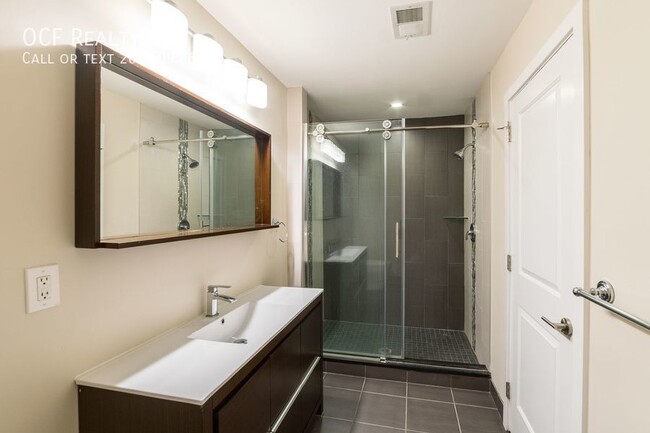 Foto del edificio - Graduate Hospital Bi-Level Apartment