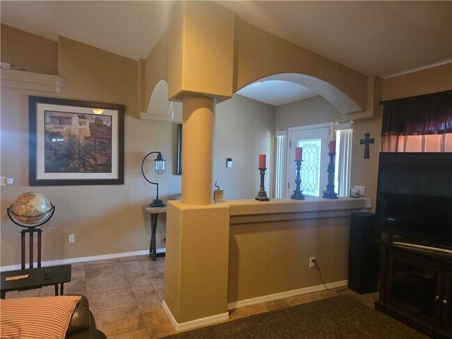Building Photo - 2121 Desert Lakes Dr