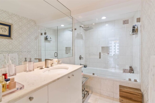 Photo - 901 Brickell Key Blvd Apartment