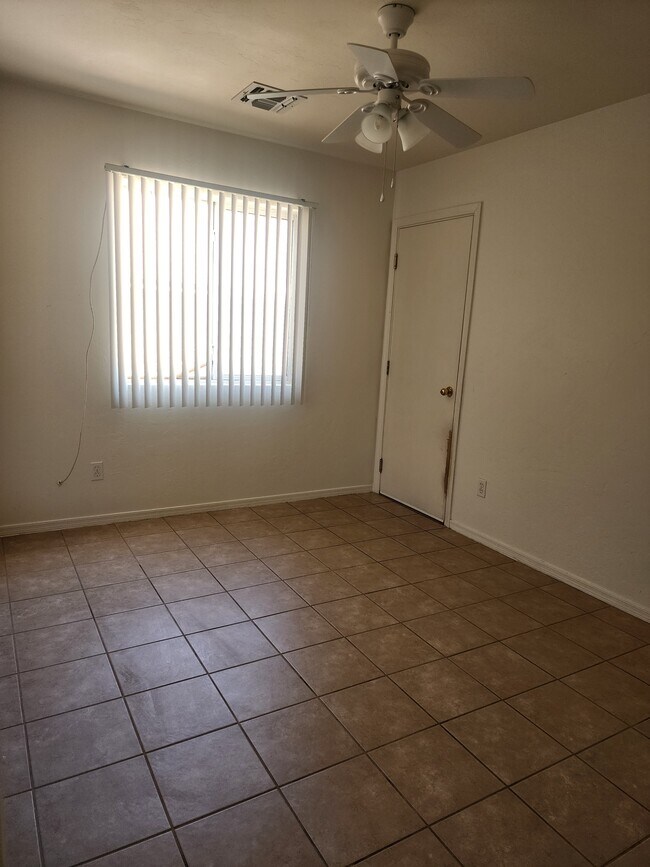 Foto del edificio - 9728 E Vendela St