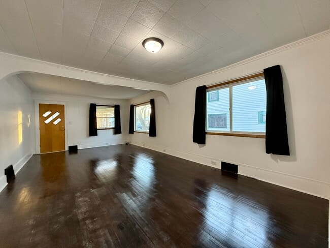 Building Photo - Three Bedroom Home in Muskegon