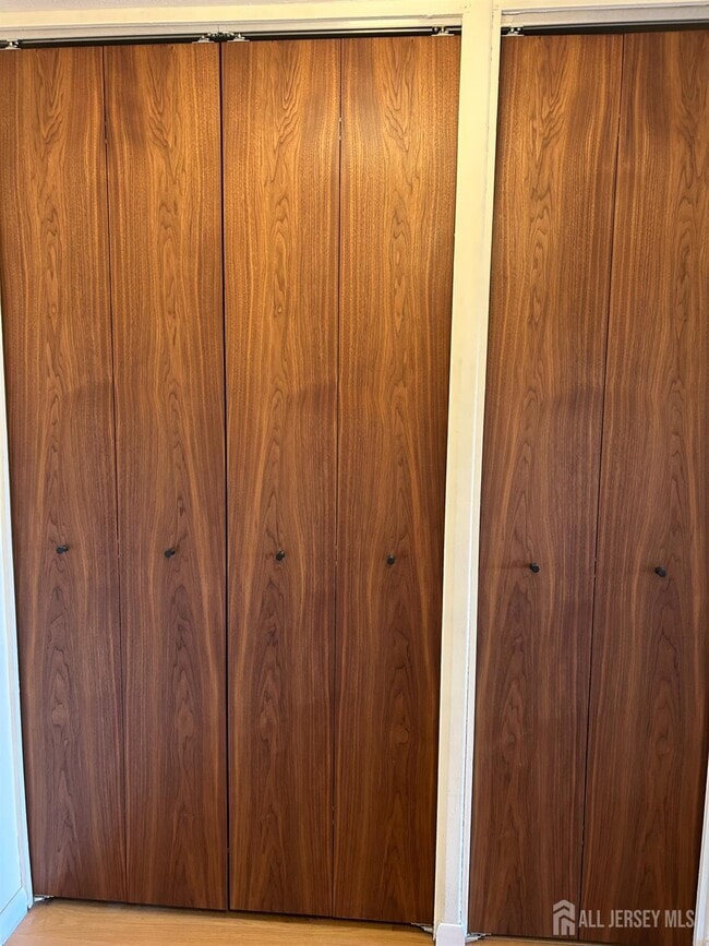 Foto del edificio - 123 S Adelaide Ave