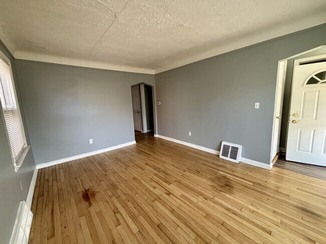 Foto del edificio - 20300 Gilchrist St