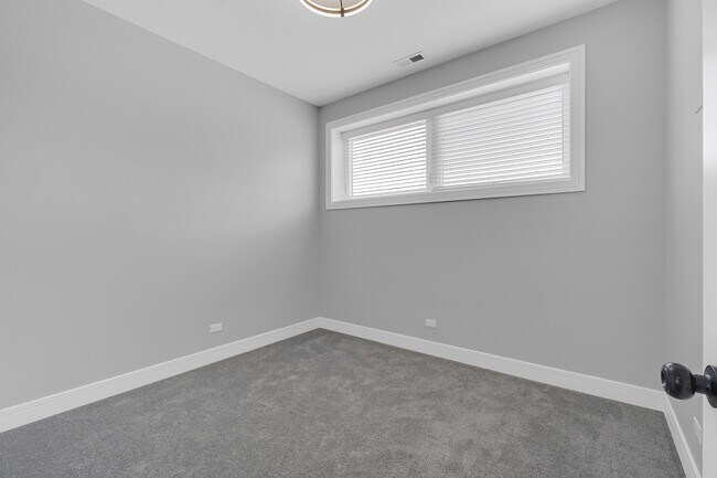 Foto del edificio - 4827 S St Lawrence Ave