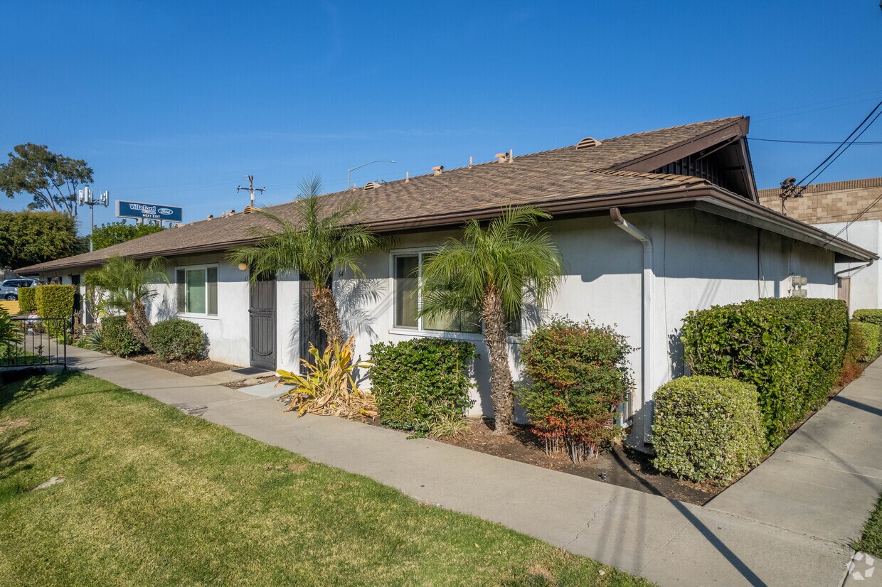 Foto principal - 1800 E Heim Ave