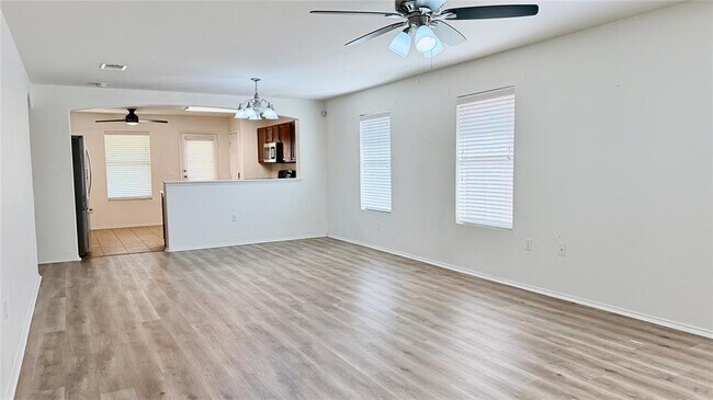 Foto del edificio - 5713 Nelson Oaks Dr