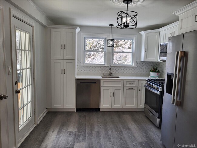 Foto del edificio - 83 W Main St