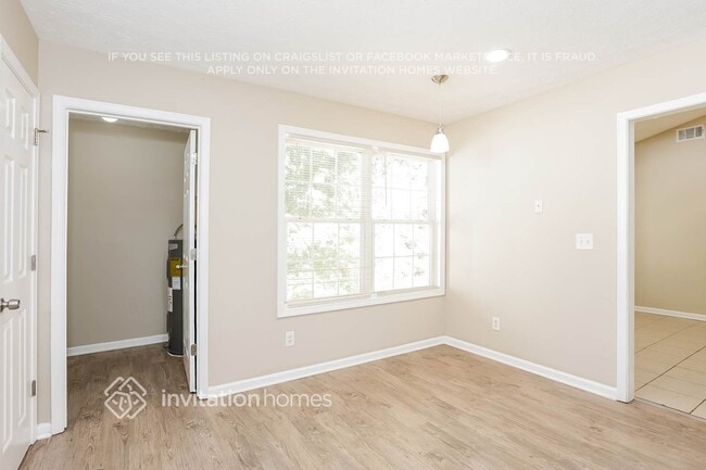 Building Photo - 260 Dreamland Cir