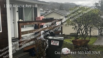 Building Photo - 1109 Acacia Ave