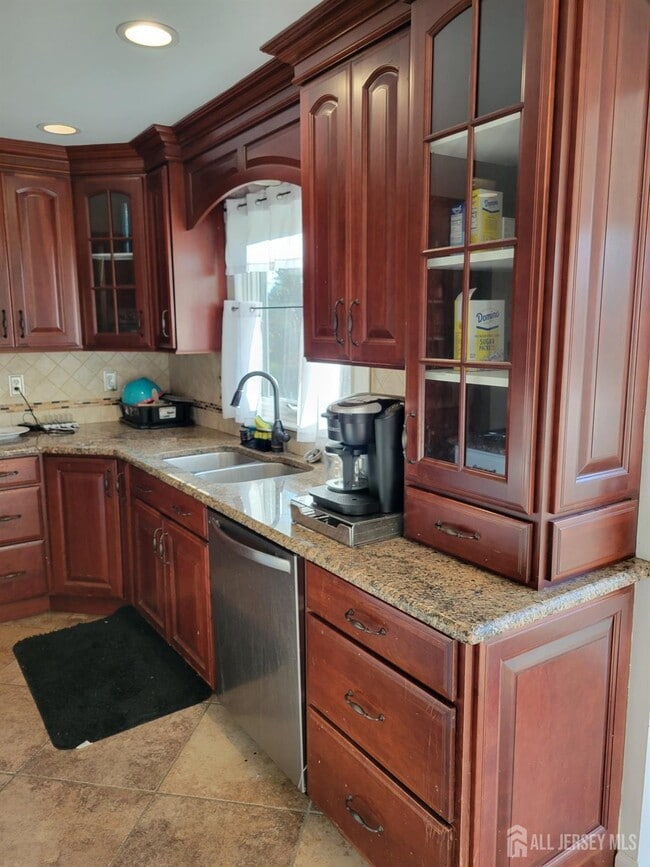 Building Photo - 2 Groendyke Cir