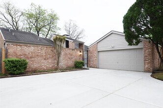 Building Photo - 2023 Woodland Springs St
