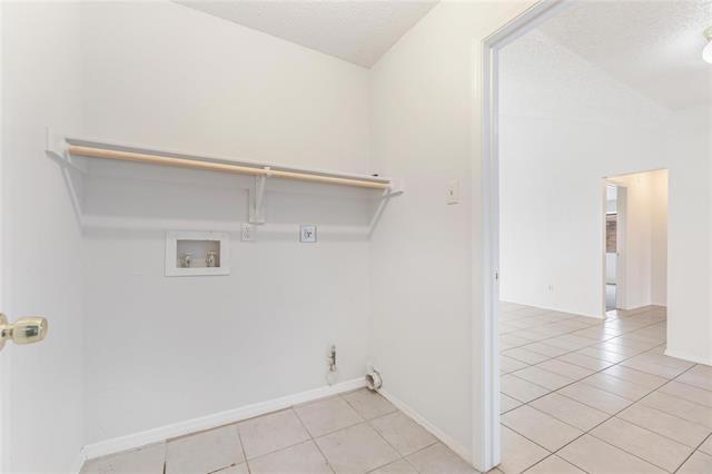 Foto del edificio - 6549 Meadowlark Ln E