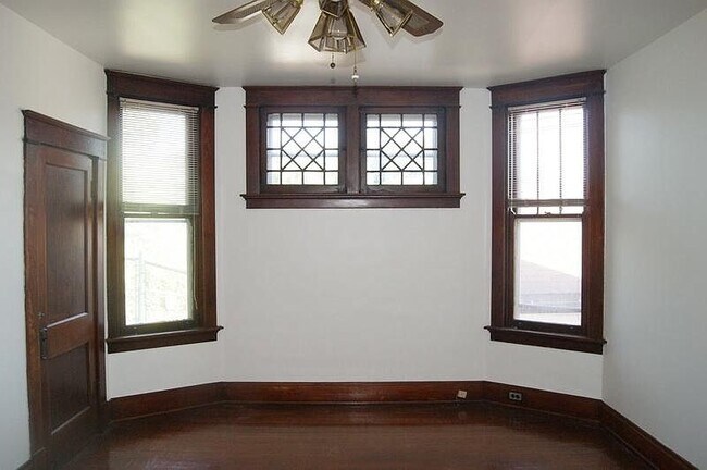 Foto del edificio - 205 Western Ave