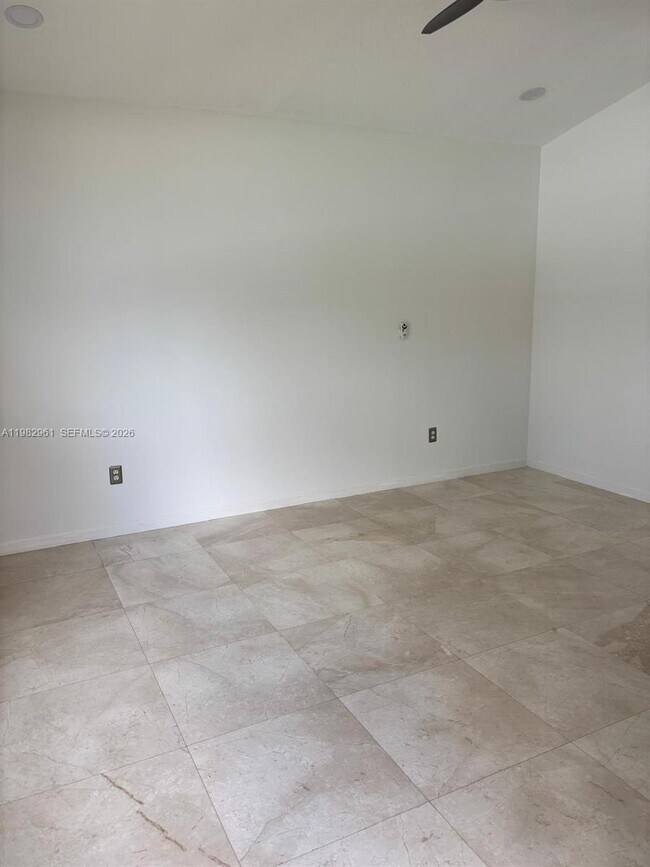 Foto del edificio - 19465 SW 25th Ct