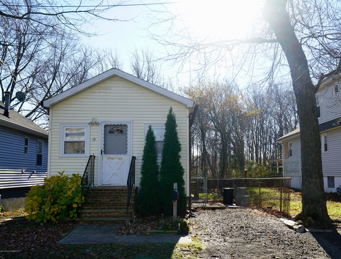 Primary Photo - 14 South End Ave