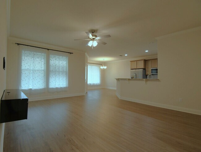 Foto del edificio - 6067 Hamilton Mdws Wy