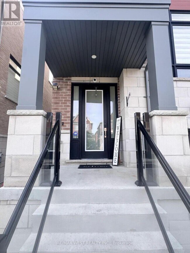 Photo du bâtiment - 125 Farooq Blvd
